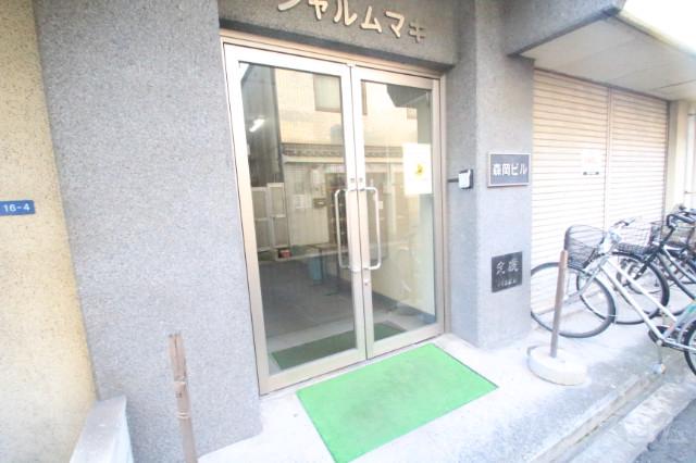 28/30 エントランス