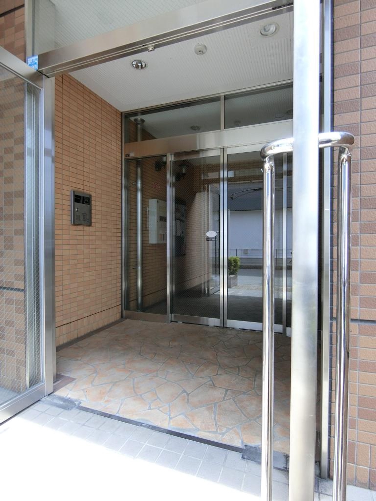 3/4 エントランス