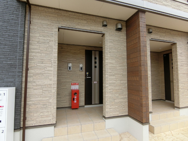 26/30 エントランス