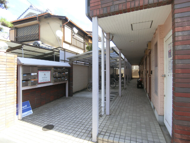 26/30 エントランス