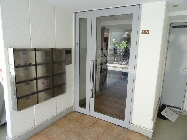 28/30 エントランス