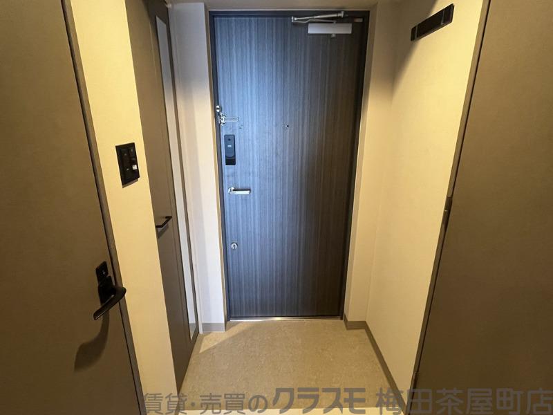 16/30 玄関