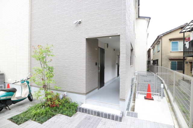 2/4 エントランス