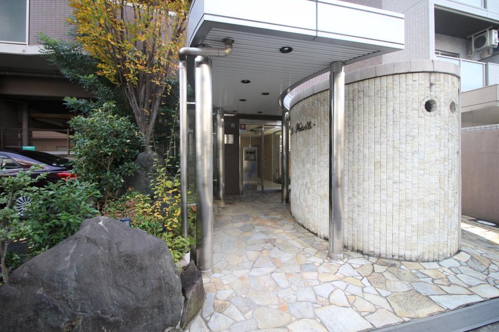 26/30 エントランス