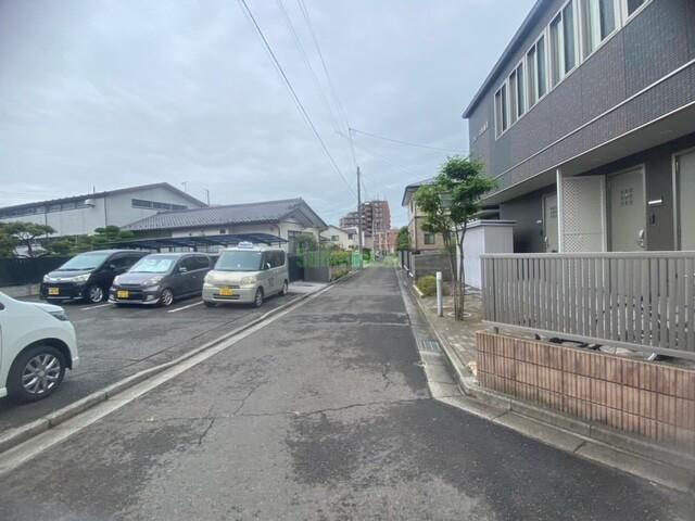 27/30 駐車場
