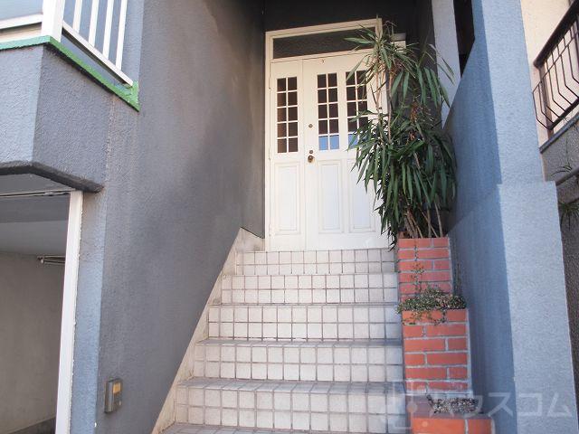 28/30 エントランス