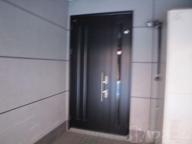 27/30 エントランス