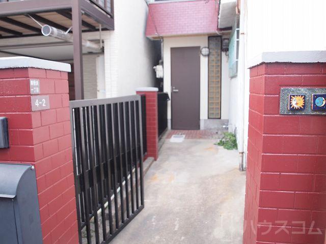 24/30 エントランス