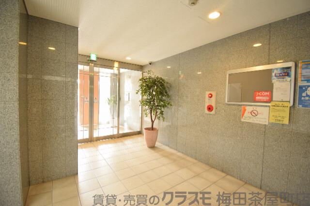 25/30 エントランス