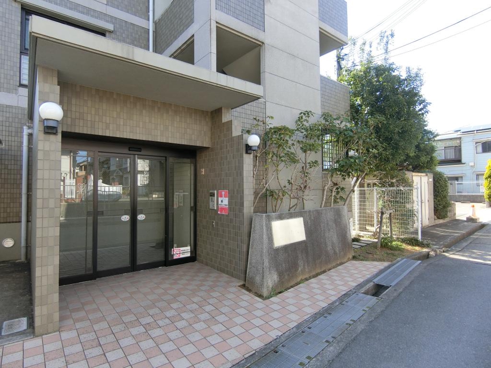 3/8 エントランス