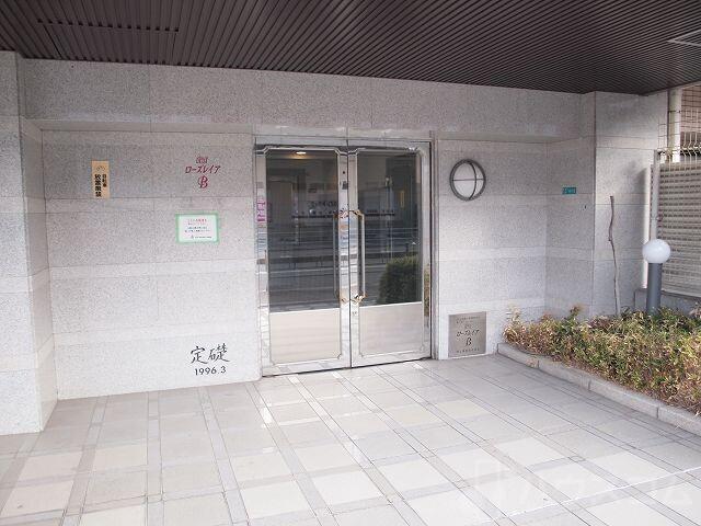 27/30 エントランス