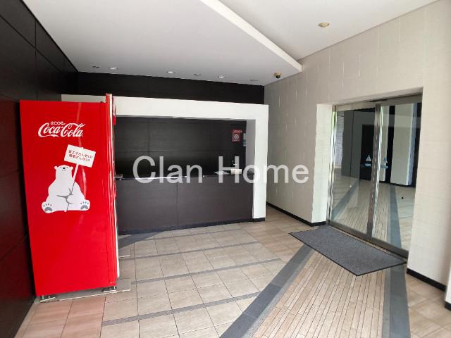 20/23 エントランス