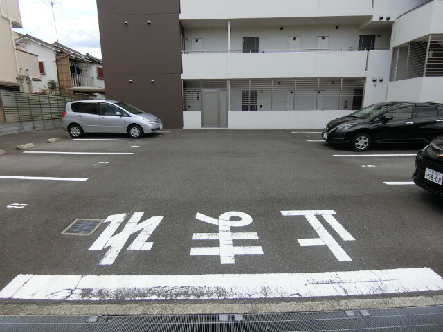 26/30 駐車場