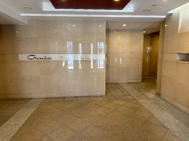 22/30 エントランス