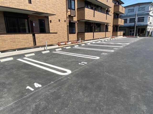 17/18 駐車場