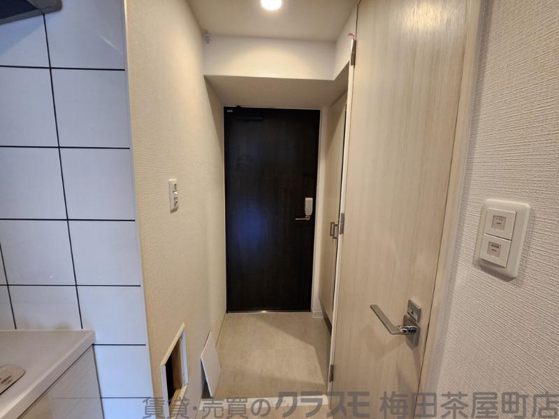 16/30 玄関