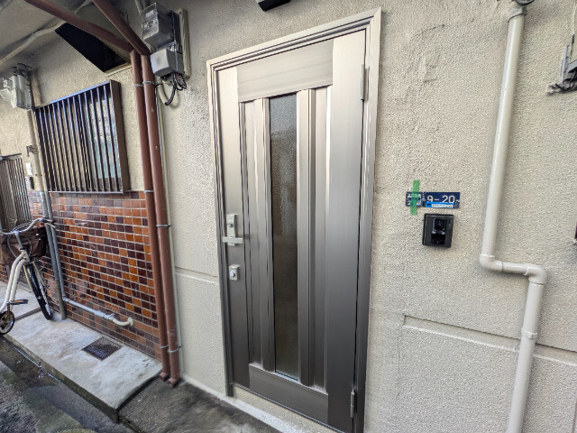 28/30 エントランス