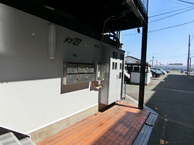 26/30 エントランス