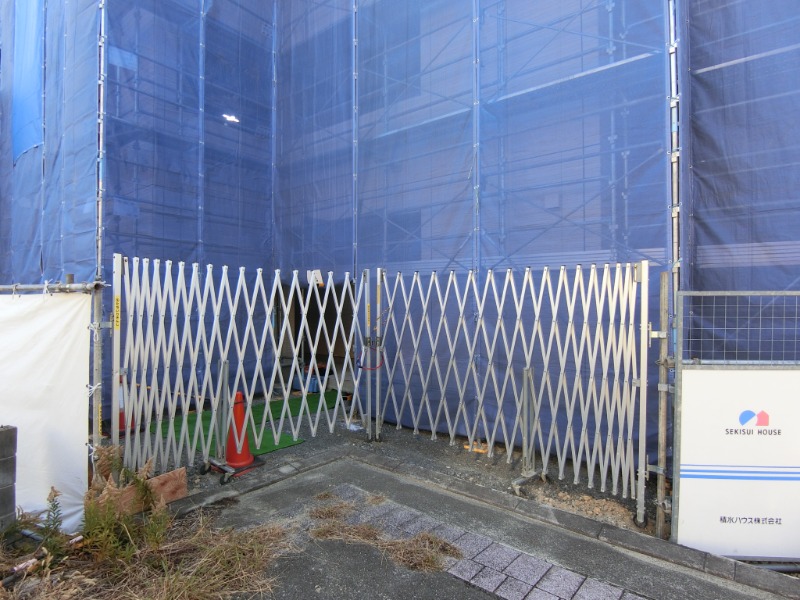 13/22 エントランス