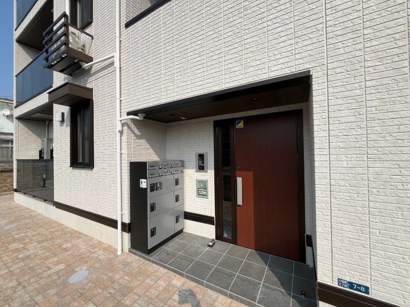 15/22 エントランス