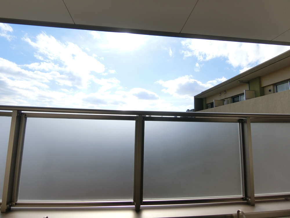 27/30 エントランス