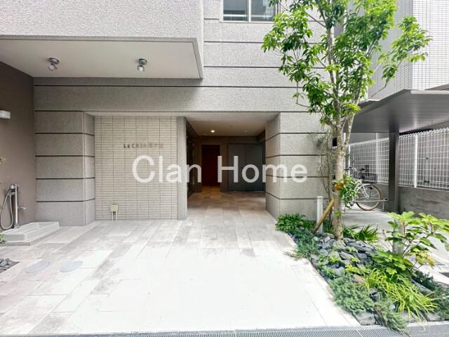 28/30 エントランス