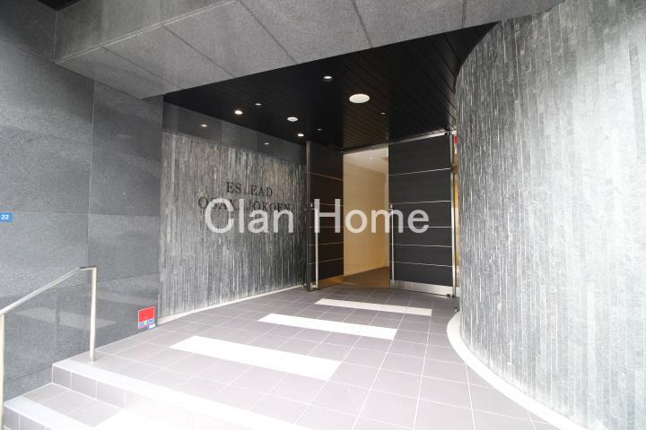 27/30 エントランス