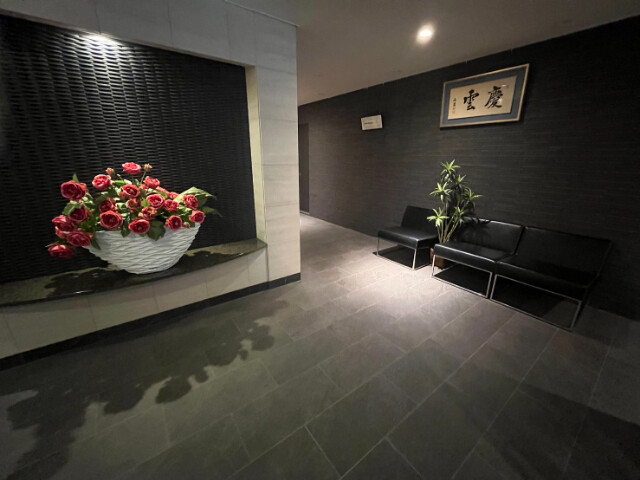 28/30 エントランス