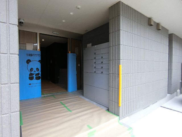 28/30 エントランス