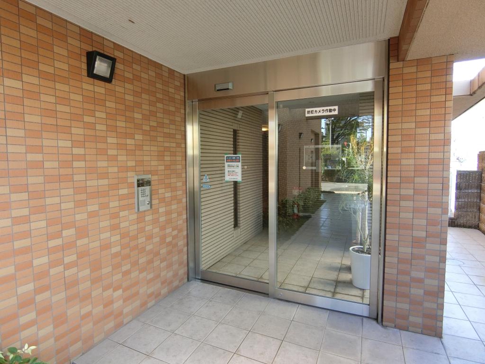 28/30 エントランス