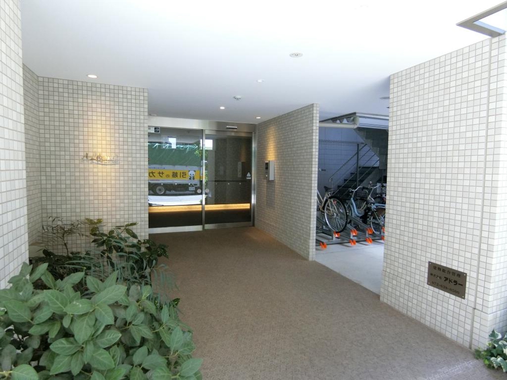 2/5 エントランス