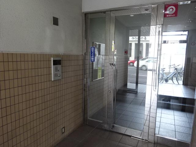 26/30 エントランス