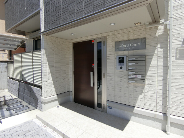 27/30 エントランス