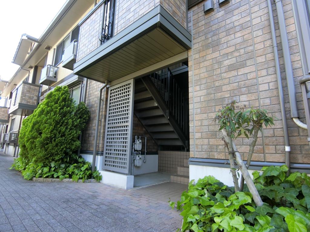 25/30 エントランス