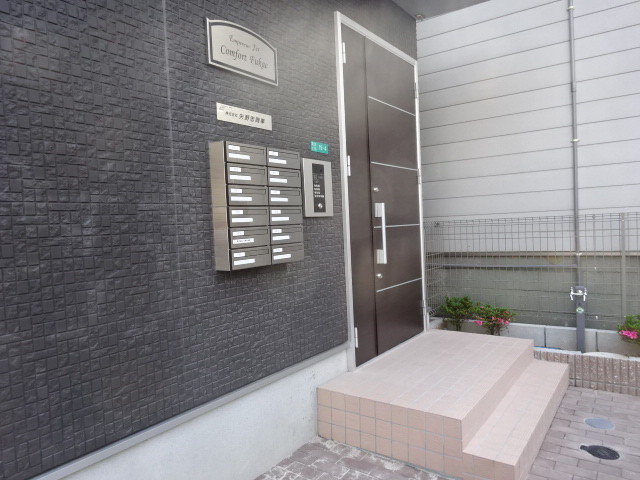 24/30 エントランス