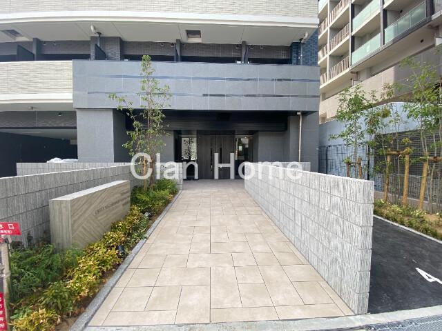 27/30 エントランス