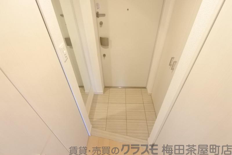 19/30 玄関