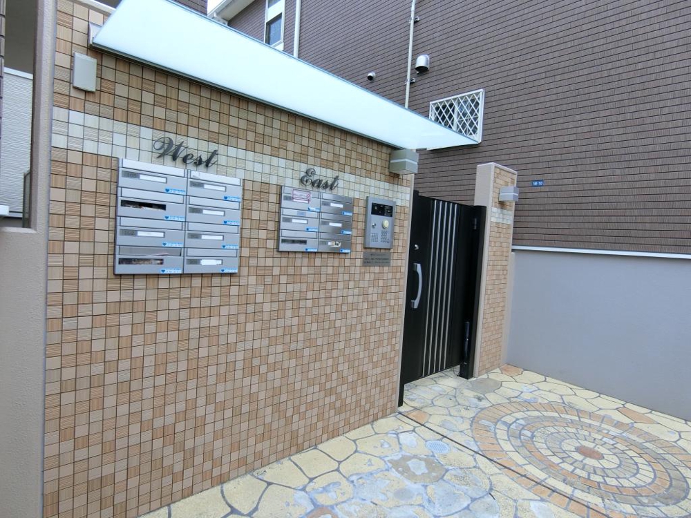 25/30 エントランス