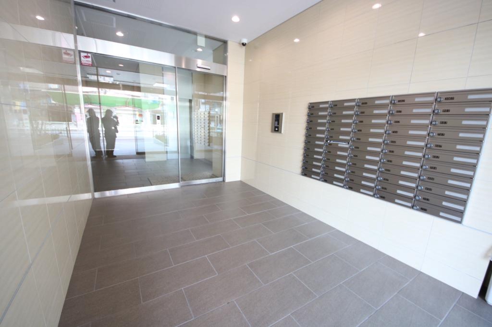 28/30 エントランス