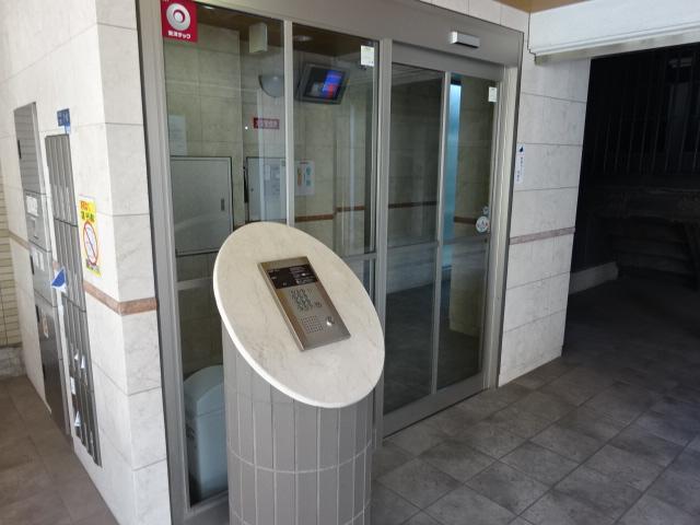 25/30 エントランス