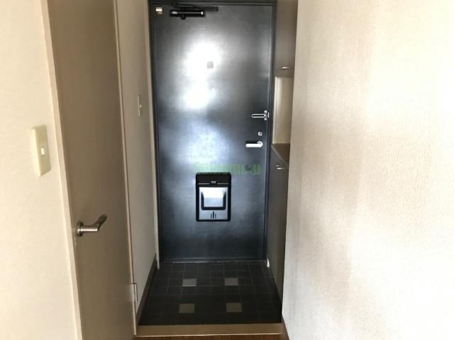 18/29 玄関