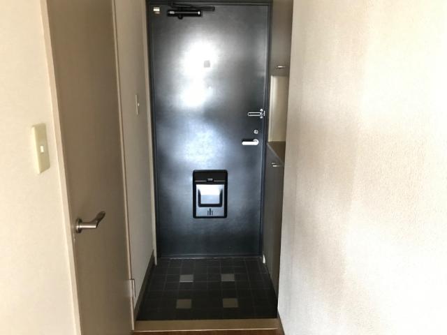 18/29 玄関