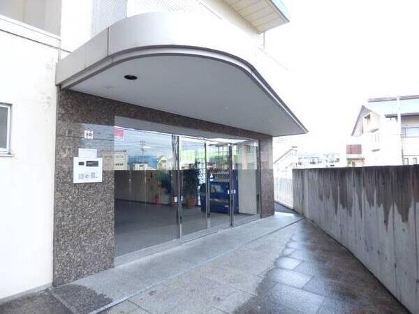 20/26 エントランス