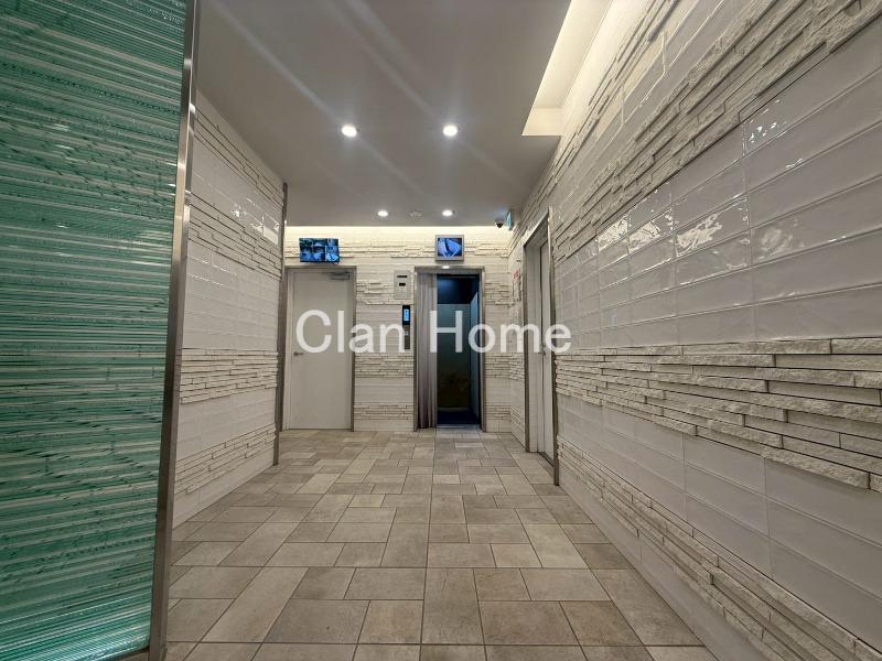 28/30 エントランス