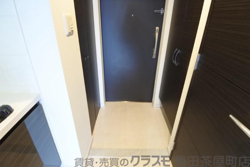 16/30 玄関