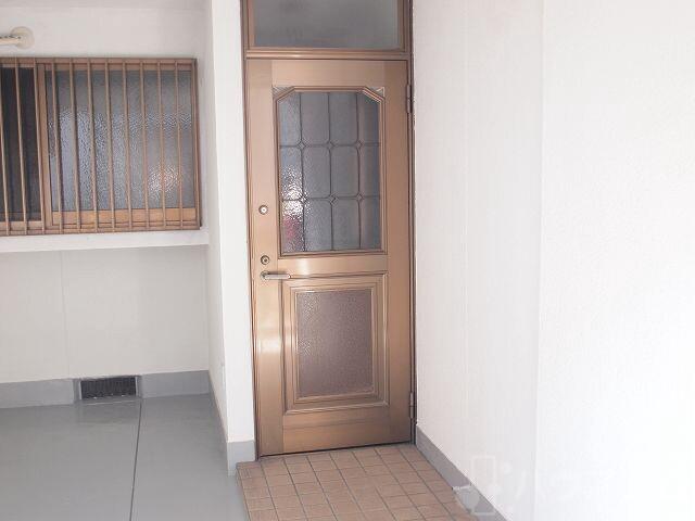 26/30 エントランス