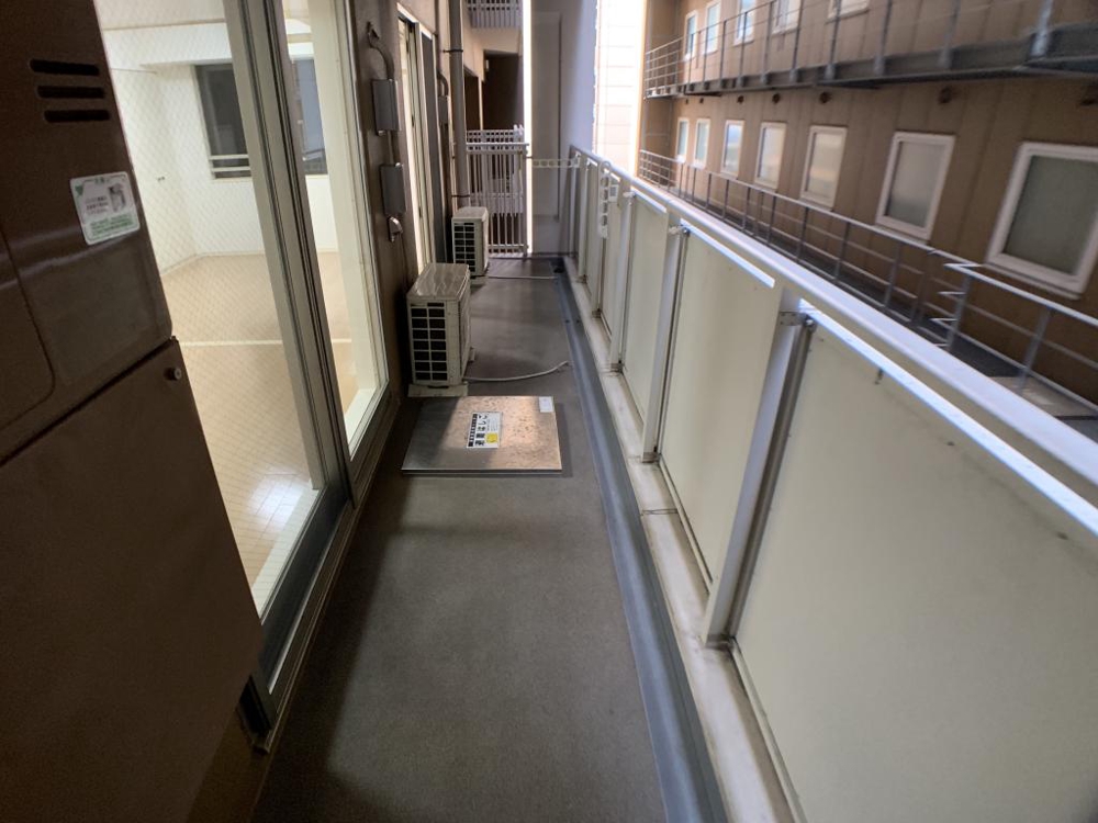 21/30 バルコニー