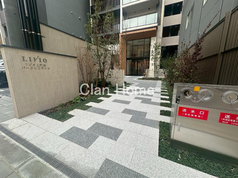 25/30 エントランス