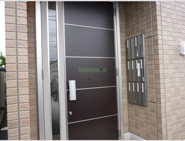 13/18 エントランス