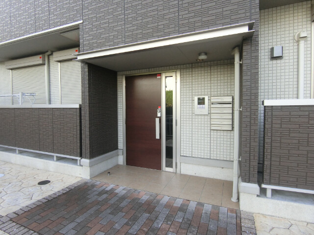 28/30 エントランス